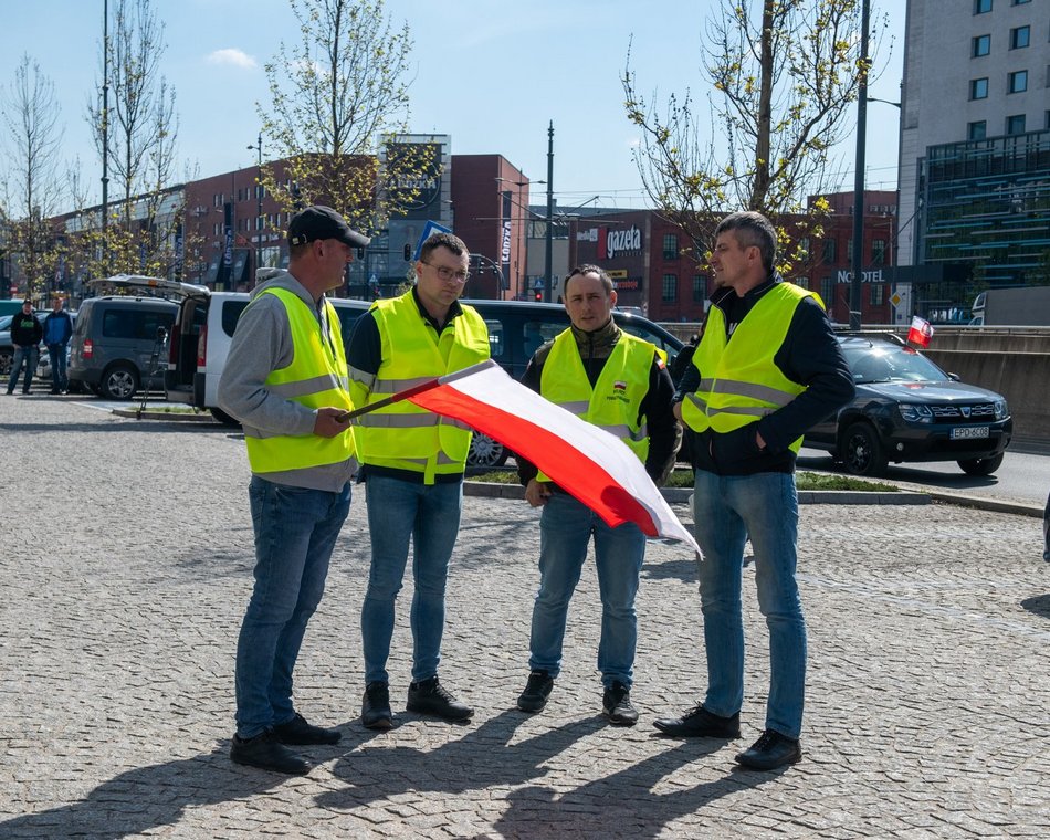 Protest rolników pod Urzędem Marszałkowskim w Łodzi