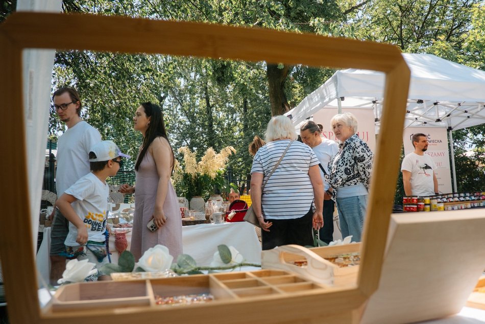 Słoneczny Targ staroci i rękodzieła na Księżym Młynie