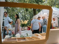 Słoneczny Targ staroci i rękodzieła na Księżym Młynie