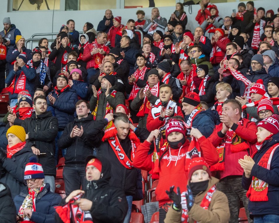 Kibice na meczu Widzewa Łódź z Pogonią Szczecin