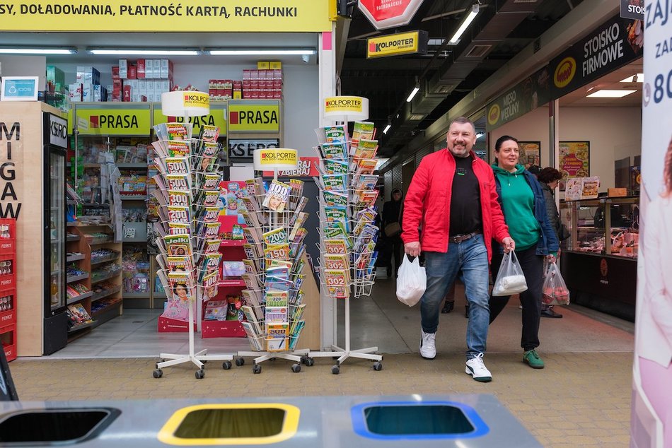 Łódź. Przedświąteczne zakupy na Rynku Bałuckim