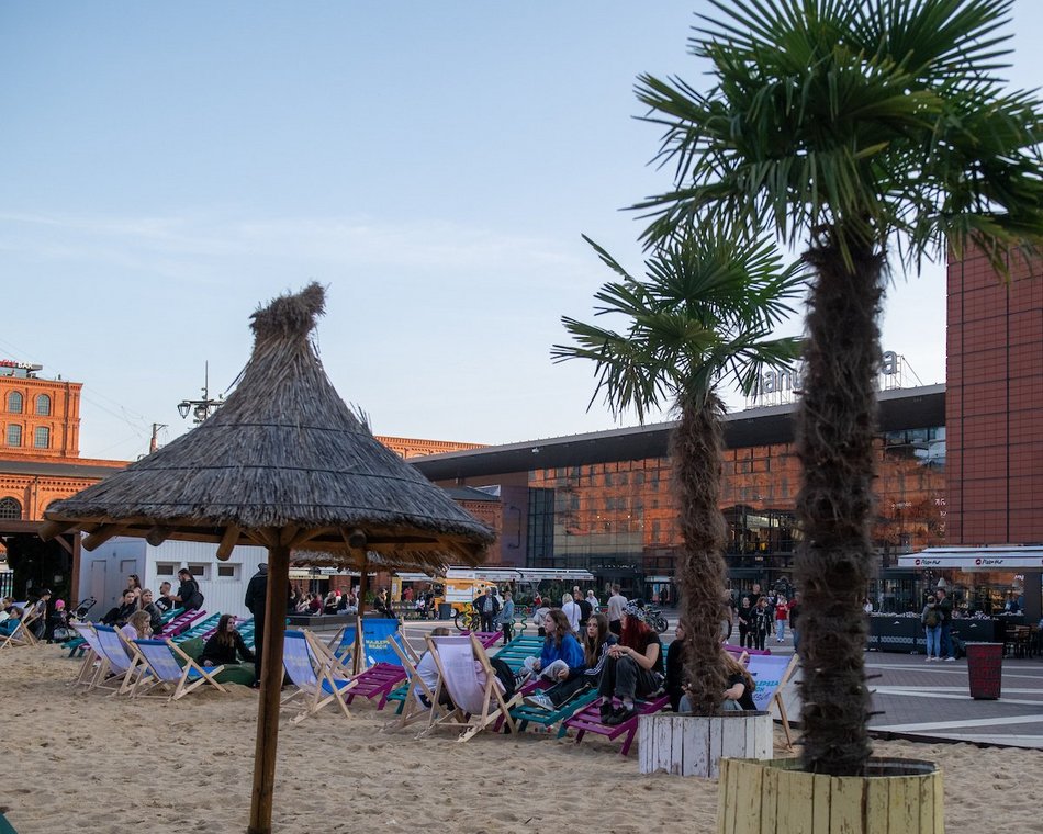 Łódź. Manufaktura otwiera sezon letni! Na rynku pojawiła się piaszczysta plaża