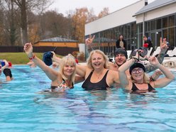 Pierwsze w tym sezonie morsowanie w Aquaparku Fala w Łodzi