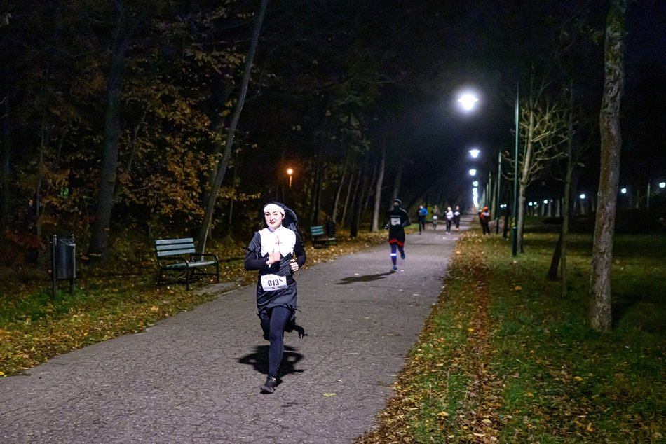 Łódź. Halloween Run w parku na Zdrowiu. Tak bawią się biegacze z Łodzi!