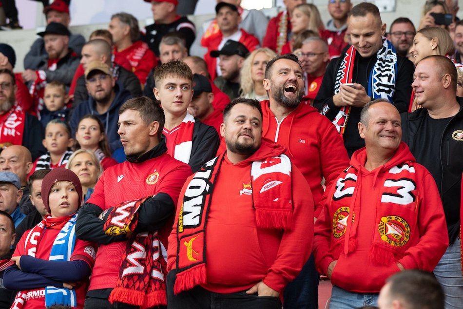 Łódź. Kibice na meczu Widzewa Łódź z Arką Gdynia. Byłeś/aś? Znajdź się w galerii!