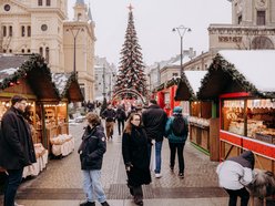 Mikołajki na Jarmarku Bożonarodzeniowym w Łodzi. Kolędowanie, potańcówka i koncert
