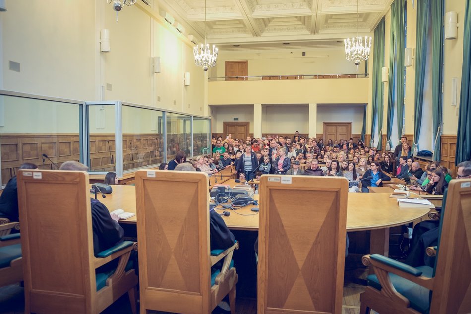 Łódź. TOP 10 Nocy Muzeów 2025! Rozprawa Ślepego Maksa, studio TV w EC1 Łódź i zabytkowe radiowozy