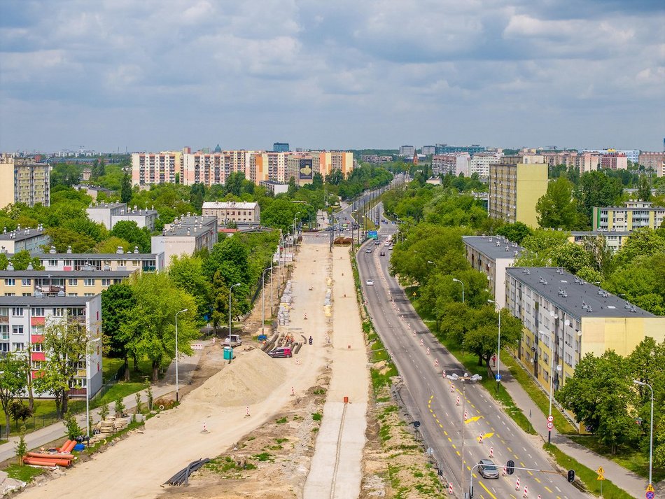 Łódź. Remont Śmigłego-Rydza i Niższej w Łodzi. Budują konstrukcję nowego torowiska