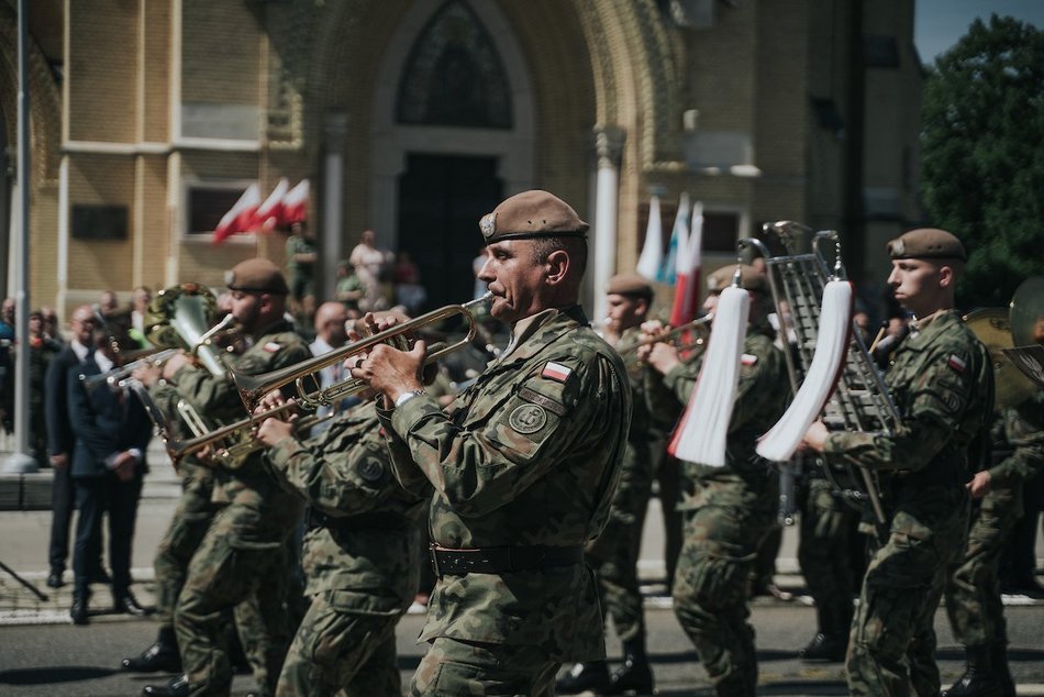 Łódź. Święto Wojska Polskiego w Łodzi. Wielka parada, piknik, rekonstrukcje historyczne