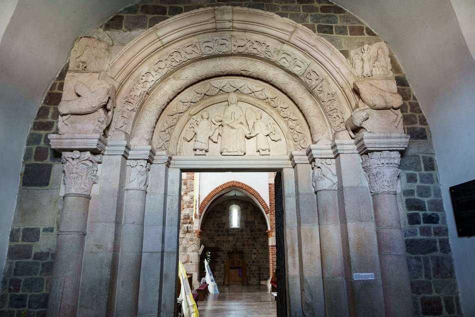 Łódź. Archikolegiata w Tumie. Zachwyca swoim pięknem i historią