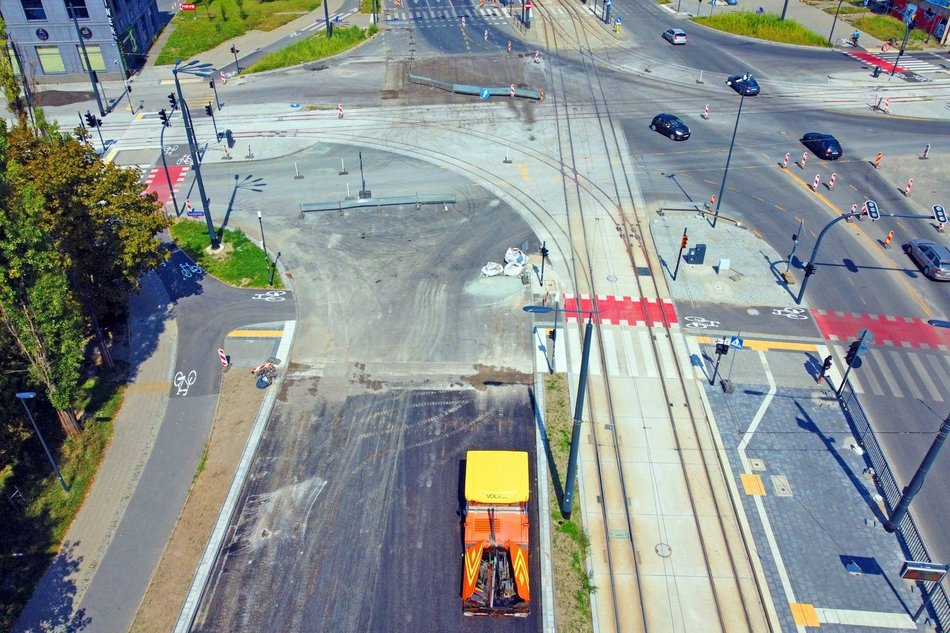 Ułożono asfalt na drugiej nitce alei Śmigłego-Rydza