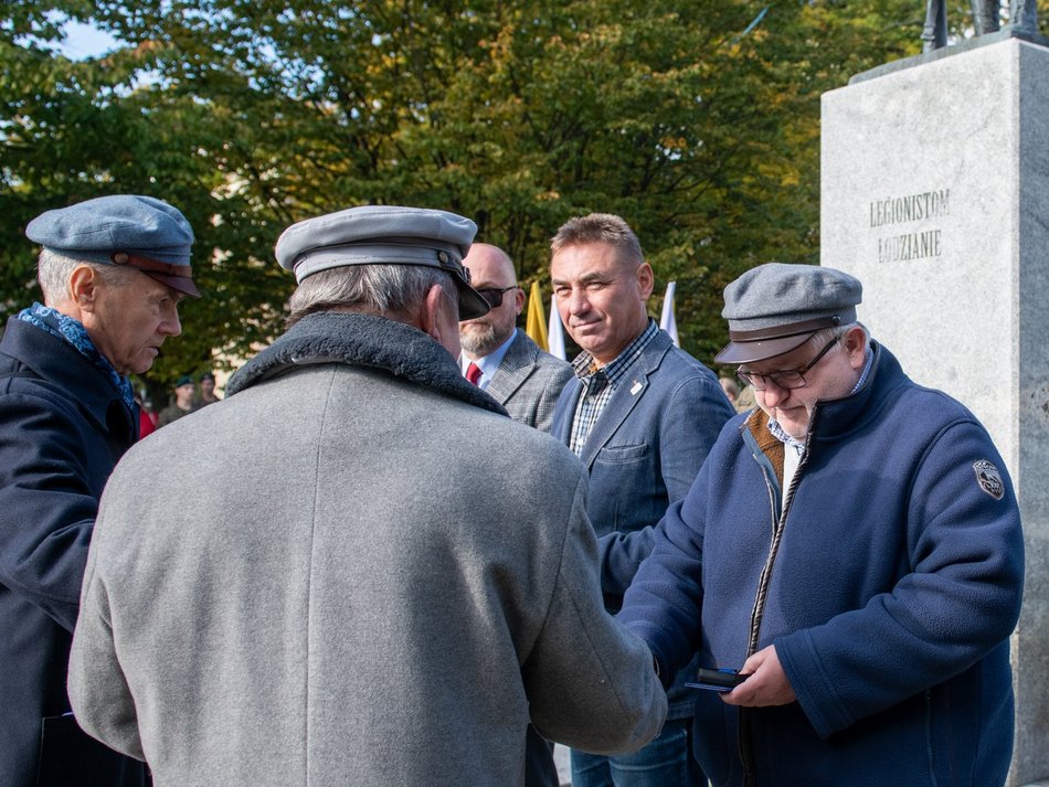 Obchody Łódzkiego Października Legionowego. Uroczystość pod pomnikiem Legionisty