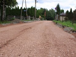 Łódź. Remont Bałtyckiej w Łodzi rozpoczęty. Betonowe płyty zastąpią drogę gruntową
