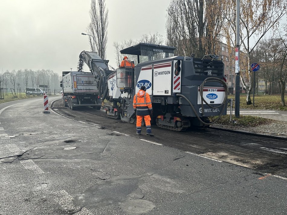 Remont Maratońskiej w Łodzi. Rozpoczęto frezowanie starej nawierzchni. Utrudnienia w ruchu