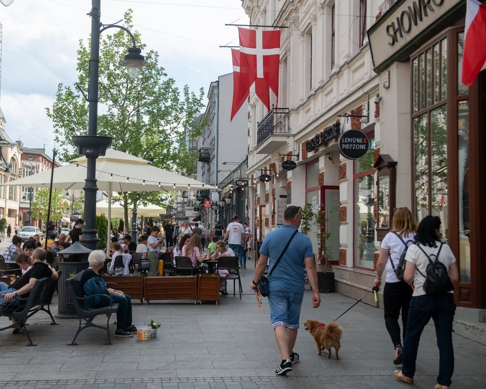 Łódź. Majówka 2025 na Piotrkowskiej w Łodzi. Tak łodzianie i turyści spędzają wolne chwile!