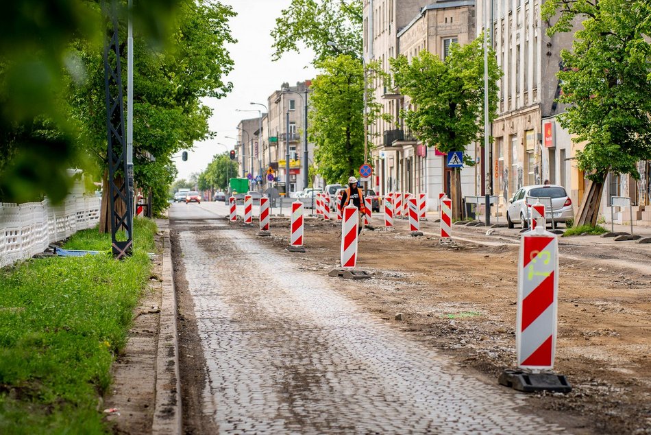 Łódź. Remont Rzgowskiej w Łodzi na pełnych obrotach. Zniknęło torowisko MPK Łódź i stary asfalt!