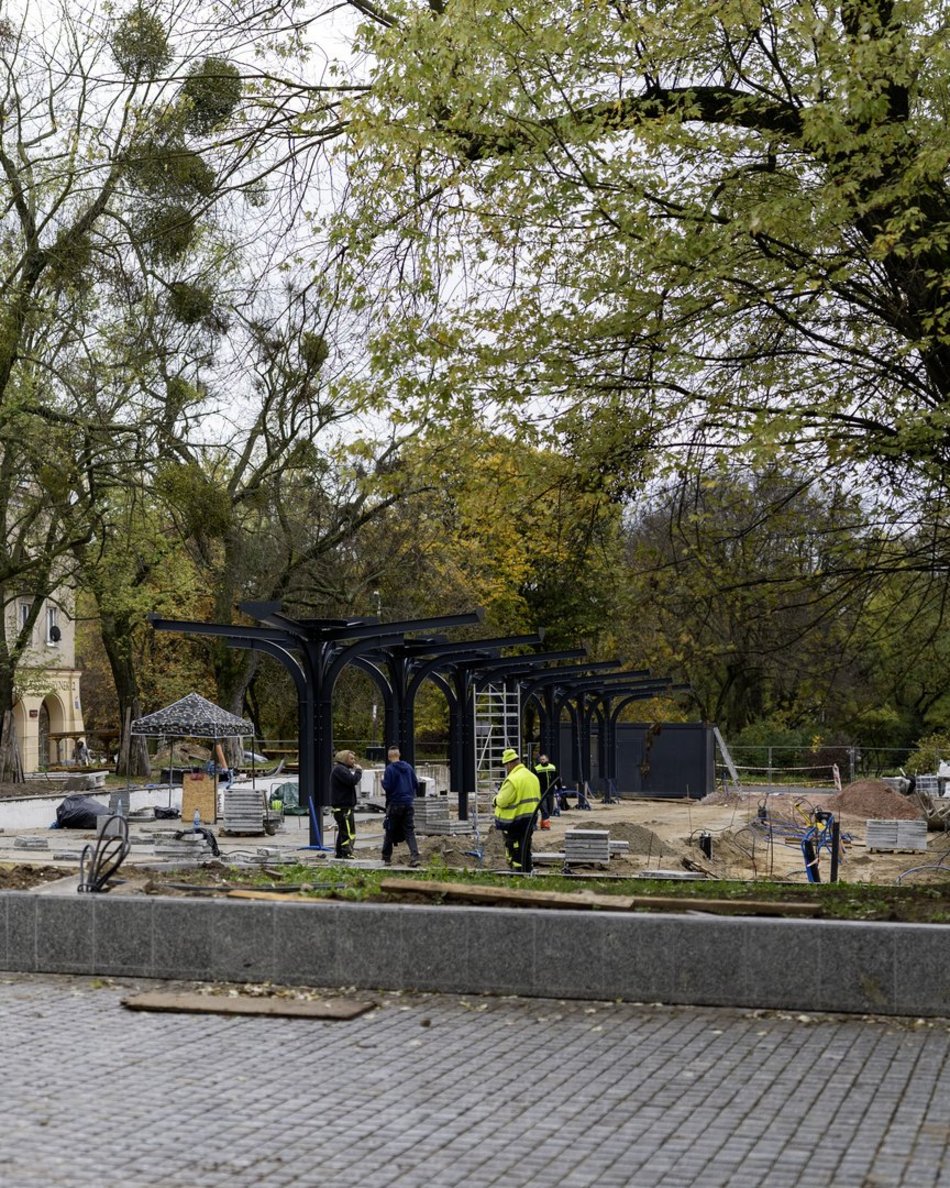 Stary Rynek - remont, zadaszone wiaty