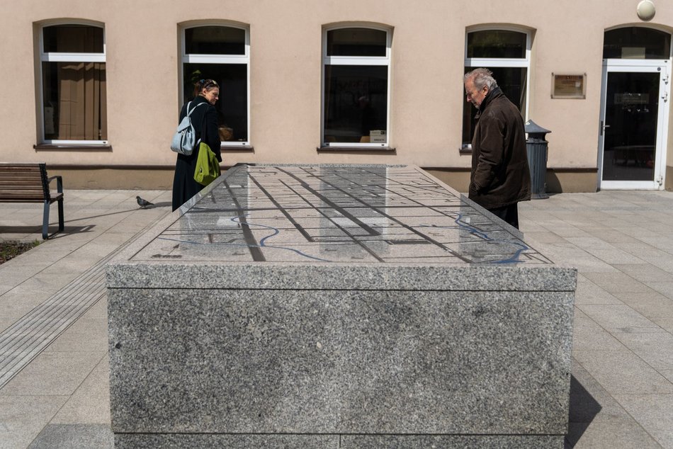 Stół wodny w pasażu Schillera