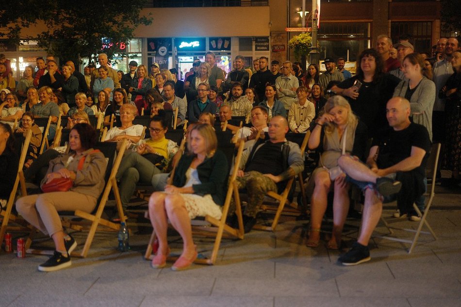 Łódź. Stand-up na Piotrkowskiej. W pasażu Schillera znów było pełno dobrego humoru