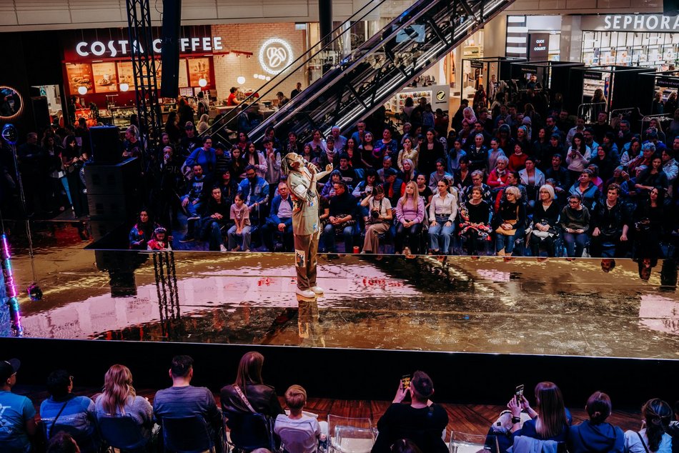 Łódź. Manufaktura Fashion Week w Łodzi. Kolekcja Jarosława Ewerta, koncert Andrzeja Piasecznego i więcej