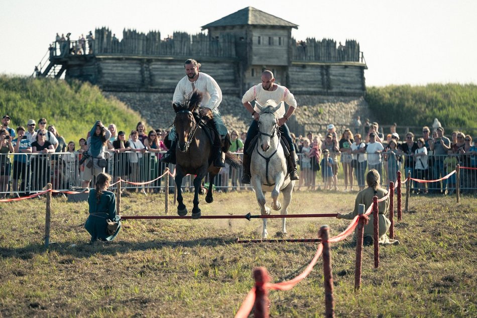 Łódź. TOP 10 miejsc w Łódzkiem na rodzinną wycieczkę. Dinozaury, safari i park linowy