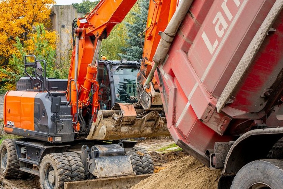 Remont Tuszyńskiej w Łodzi. Widać już nową podbudowę