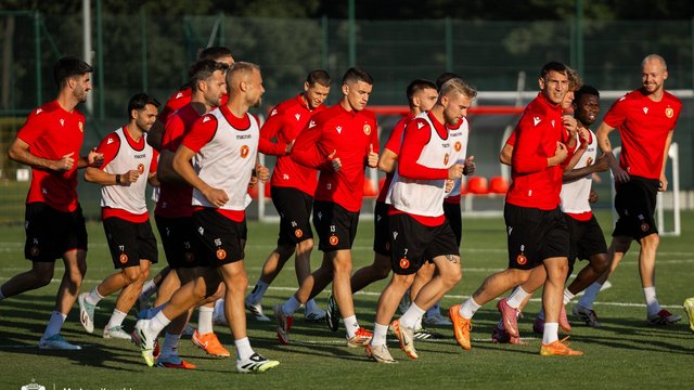 Przerwa czy harówka? Zamieszanie wokół planu treningowego Widzewa Łódź