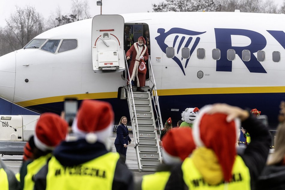 Święty Mikołaj wylądował na lotnisku w Łodzi