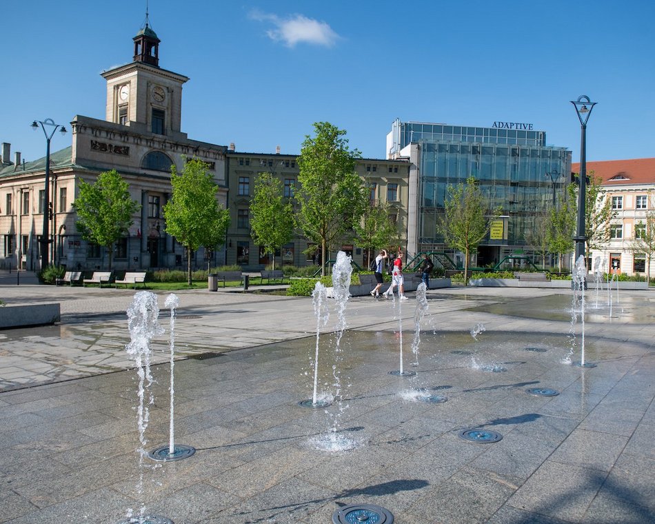 Łódź. Fontanny powróciły! Czas na wodne szaleństwo w mieście