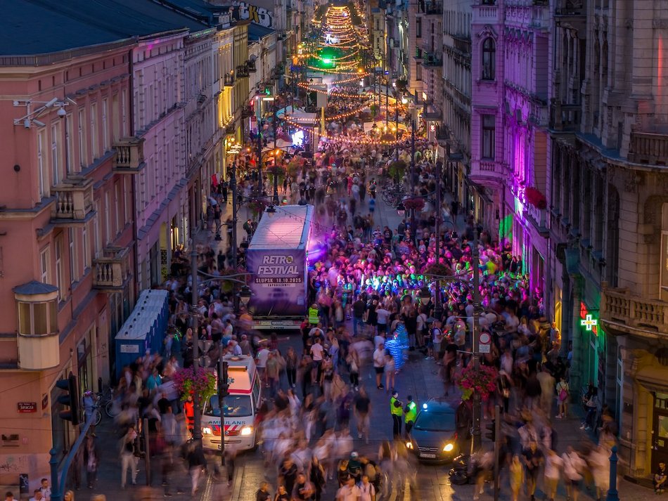 Łódź. To dopiero widok! Największy pochód w historii Parady Wolności w Łodzi z lotu ptaka!