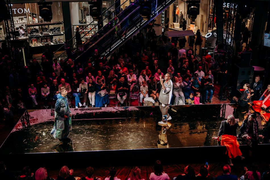 Łódź. Manufaktura Fashion Week w Łodzi. Kolekcja Jarosława Ewerta, koncert Andrzeja Piasecznego i więcej