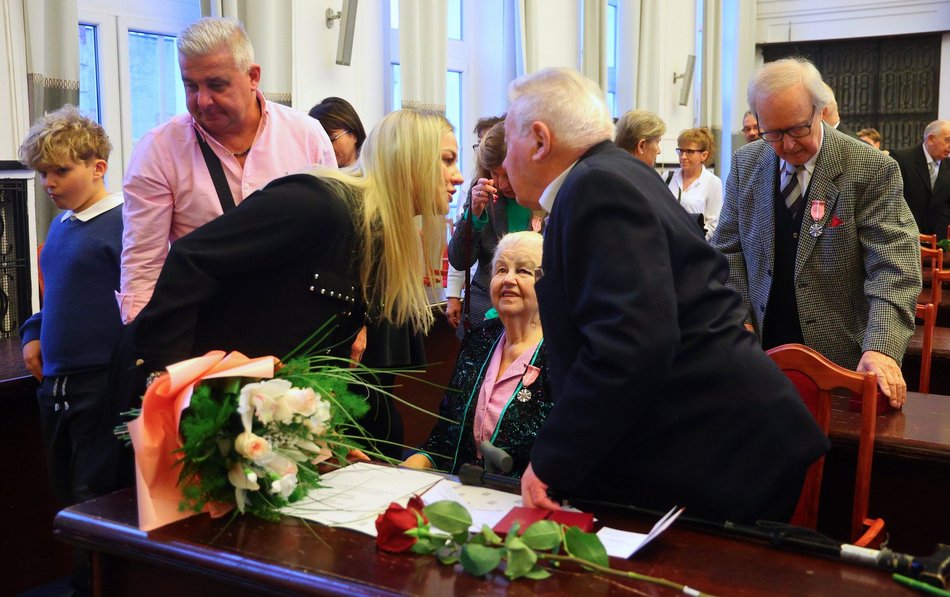 Łódź. Medale za długoletnie pożycie małżeńskie. Rekordziści są razem od 66 lat!