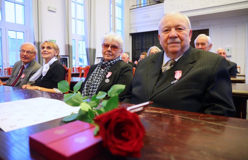 Łódź. Medale za długoletnie pożycie małżeńskie. Rekordziści są razem od 66 lat!
