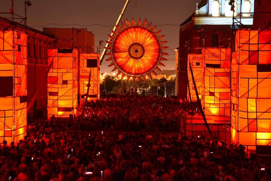 TOP 9 selfie spotów na Light Move Festival 2025 Łódź