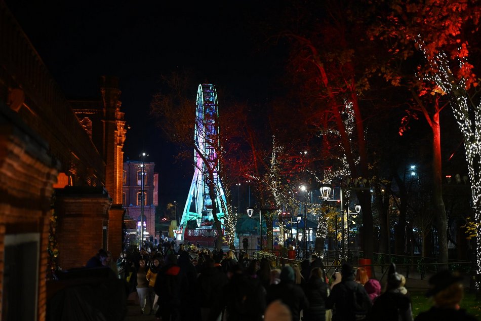 Łódź. Halloweenowa parada przeszła Piotrkowską w Łodzi. Tłumy duchów, czarownic i zombie!