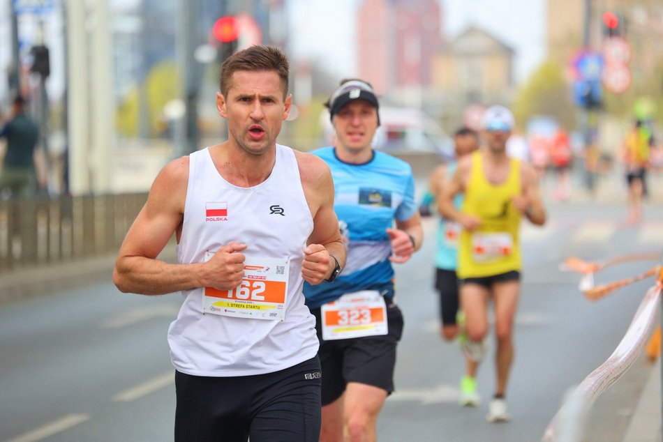 Łódź. DOZ Maraton Łódź 2026. Brałeś udział w biegu? Odszukaj się w galerii i zapisz na pamiątkę!