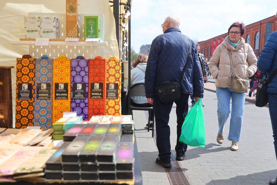 Łódź. Niedziela na targach rękodzieła w Manufakturze