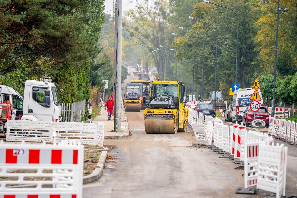Remont Źródłowej w Łodzi. Jest już nowy asfalt, przystanki MPK Łódź prawie gotowe
