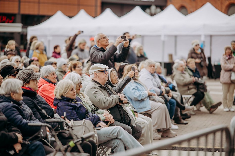 Łódź. Senioralia 2025 w Łodzi rozpoczęte! Masa atrakcji i świetna zabawa w Manufakturze
