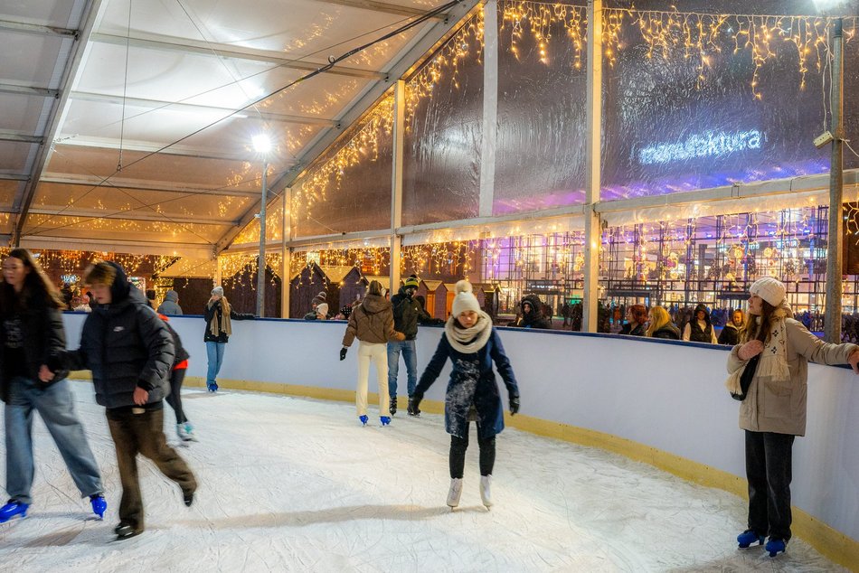 Tłumy w Manufakturze! Jarmark, lodowisko i choinka