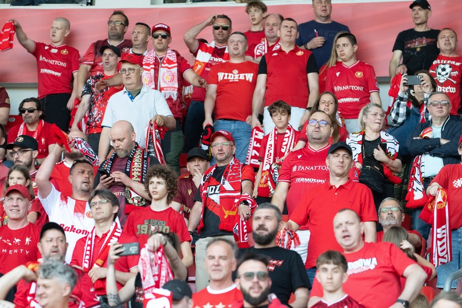 Kibice na meczu Widzewa Łódź z Piastem Gliwice
