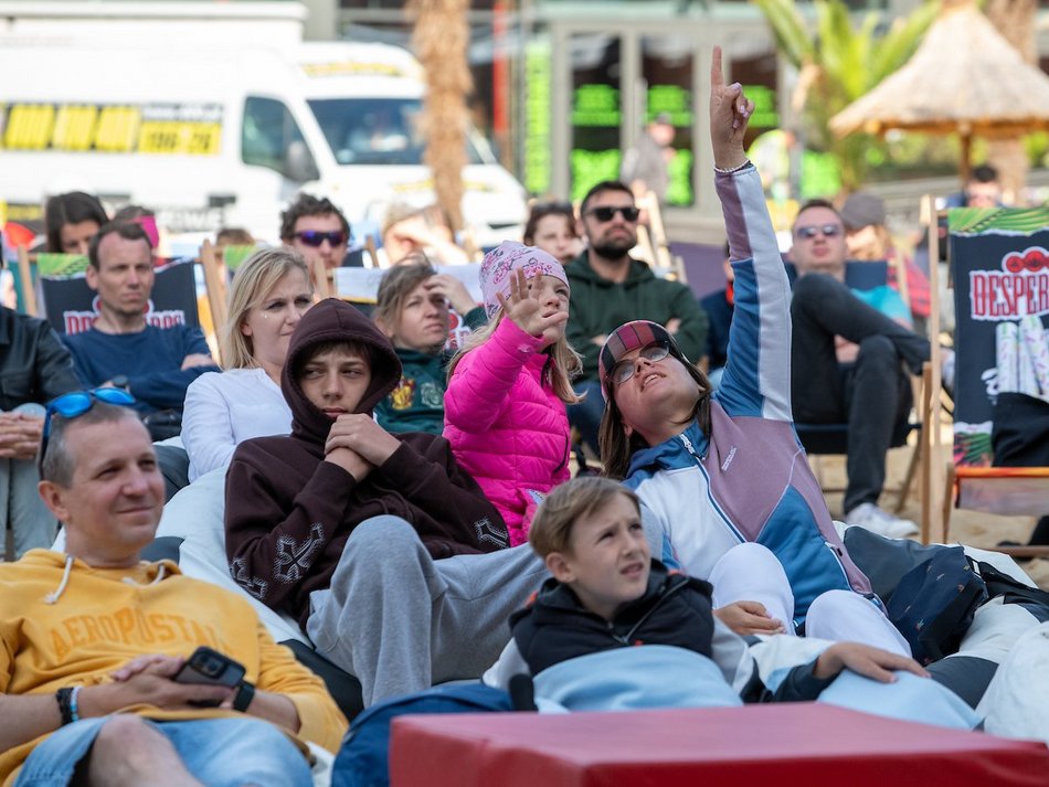 Łódź. Sławosz Uznański-Wiśniewski w kosmosie! Łodzianie oglądali start na Astropikniku w Manufakturze