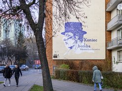 Nowy mural w Łodzi! Witold Gombrowicz uwieczniony na ścianie Centrum Biurowego ZENIT