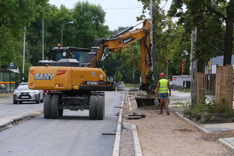 Remont ul. Krakowskiej - plac budowy, robotnicy