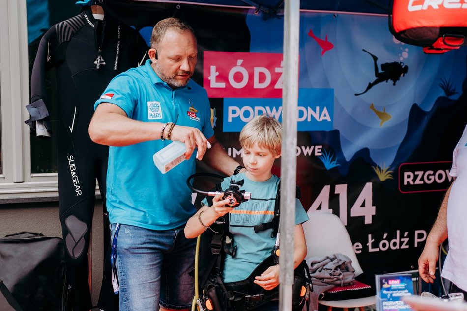 dzieci podczas zabawy