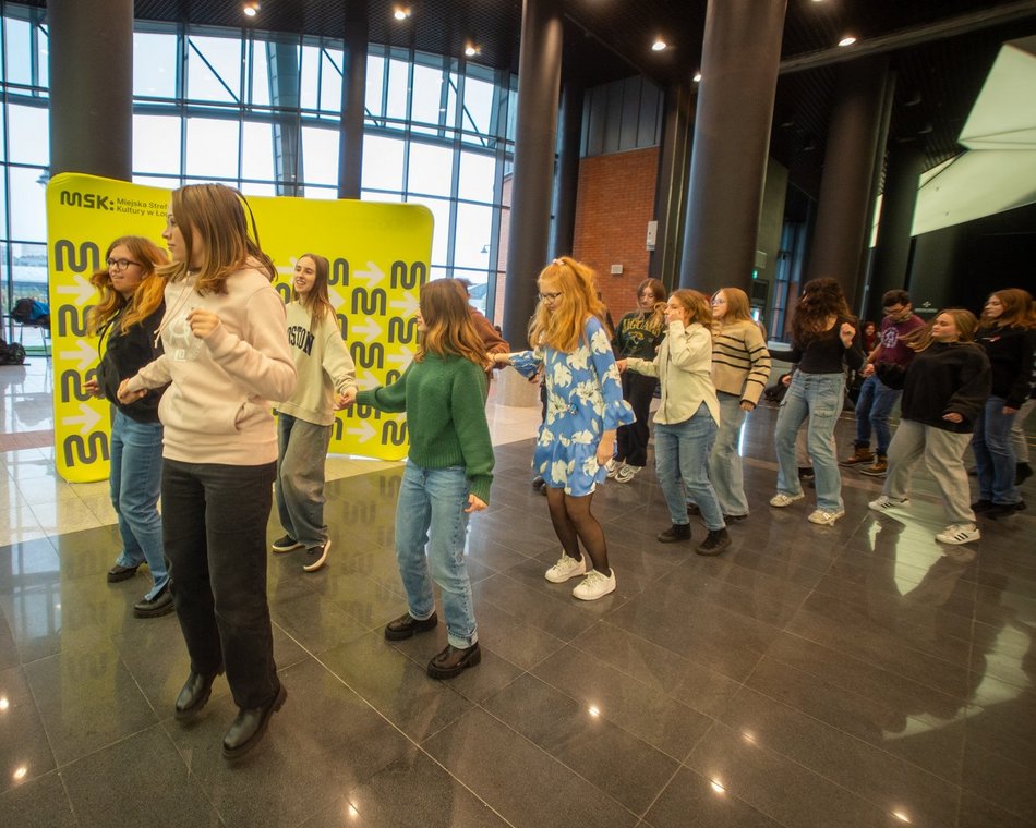 EC1 Łódź - belgijkę tańczą licealiści z II LO, III LO i XI LO