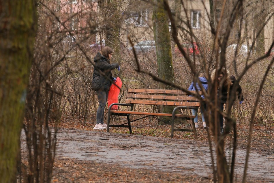 Galante Sprzątanie Łodzi. Uczniowie dołączyli do akcji i pożytecznie spędzili dzień wagarowicza