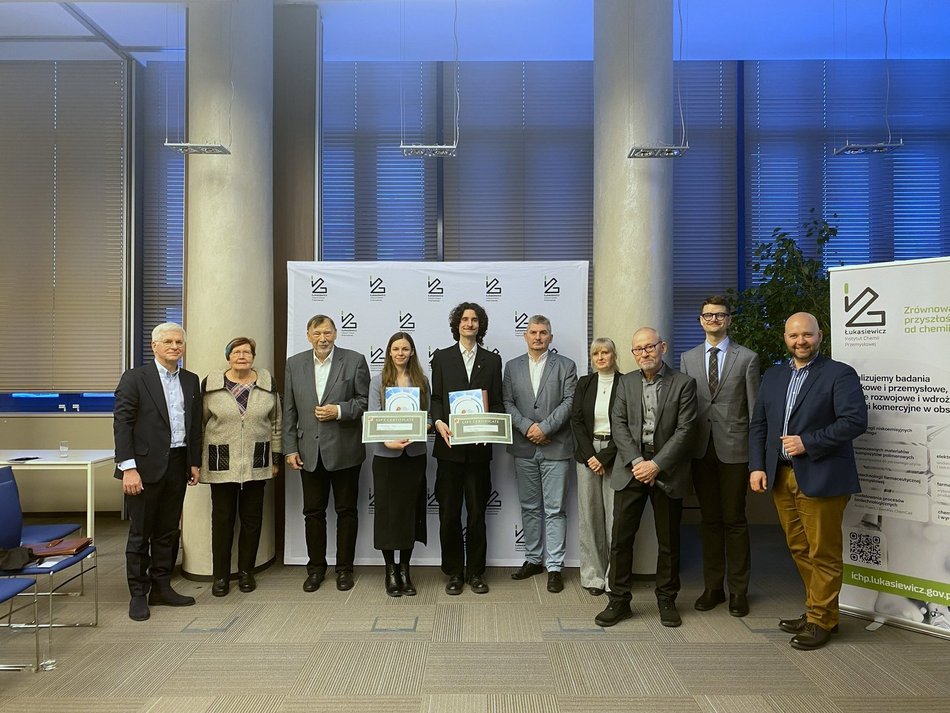Student Politechniki Łódzkiej nagrodzony! On zna się na recyklingu odpadów jak nikt!