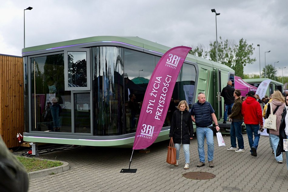 Łódź. Wielkie Targi Domów Szkieletowych, Modułowych i Mobilnych w Łodzi. Tłumy w Moto Arenie