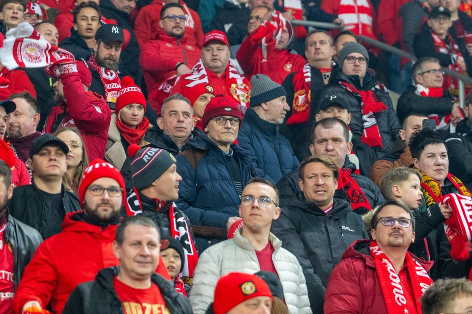 Łódź. Kibice na meczu Widzew Łódź - Lech Poznań. Byłeś/aś? Znajdź się w galerii!